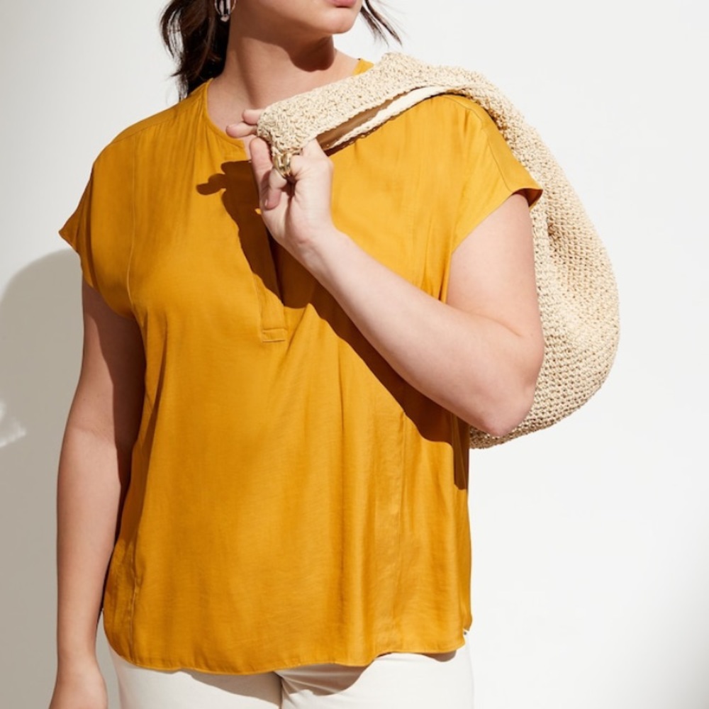Woven blouse brand new never worn